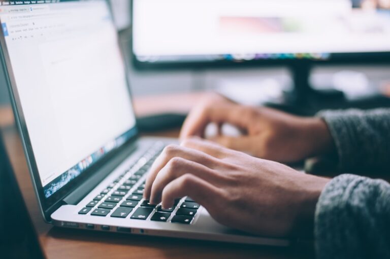 Core Web Vitals – które błędy najbardziej obniżają pozycję strony?