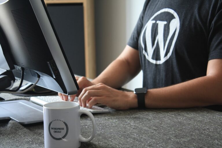 VPS czy hosting współdzielony – co wybrać dla WordPressa?