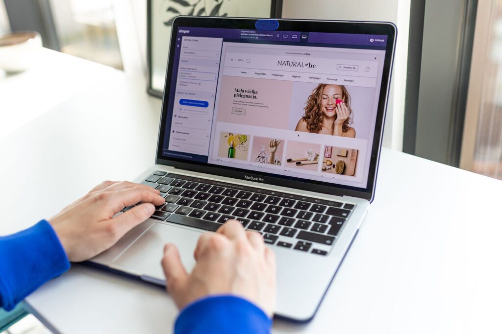 WooCommerce czy Shopify – które rozwiązanie wybrać?