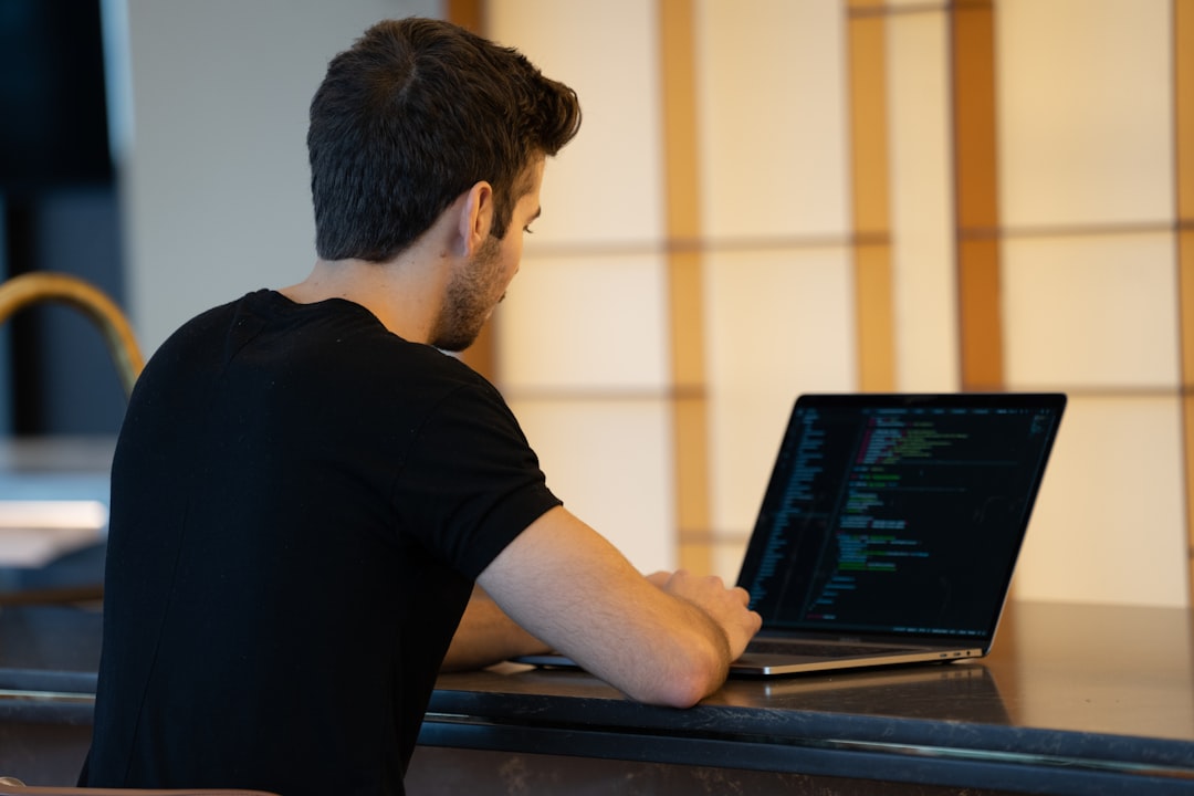 WordPress nie wysyła powiadomień? Zobacz, co naprawdę blokuje maile i jak to naprawić