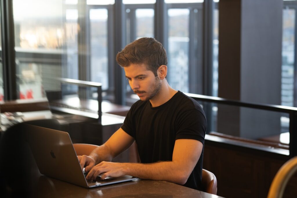 Jak wykryć, na jakim motywie i wtyczkach działa strona WordPress?