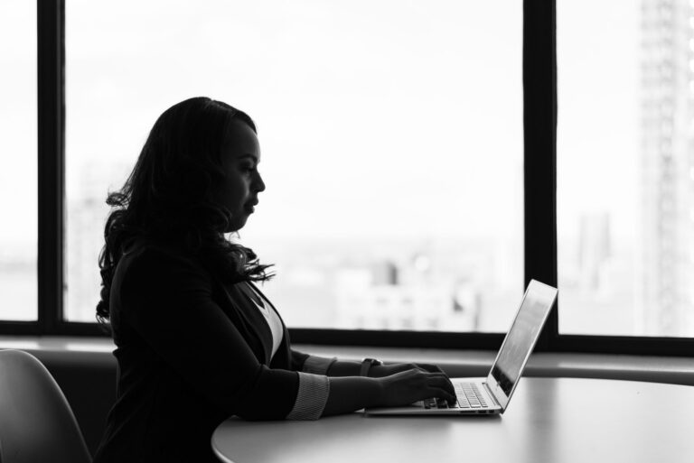 Strony internetowe Katowice – jak powinna wyglądać strona firmy B2B na Śląsku?