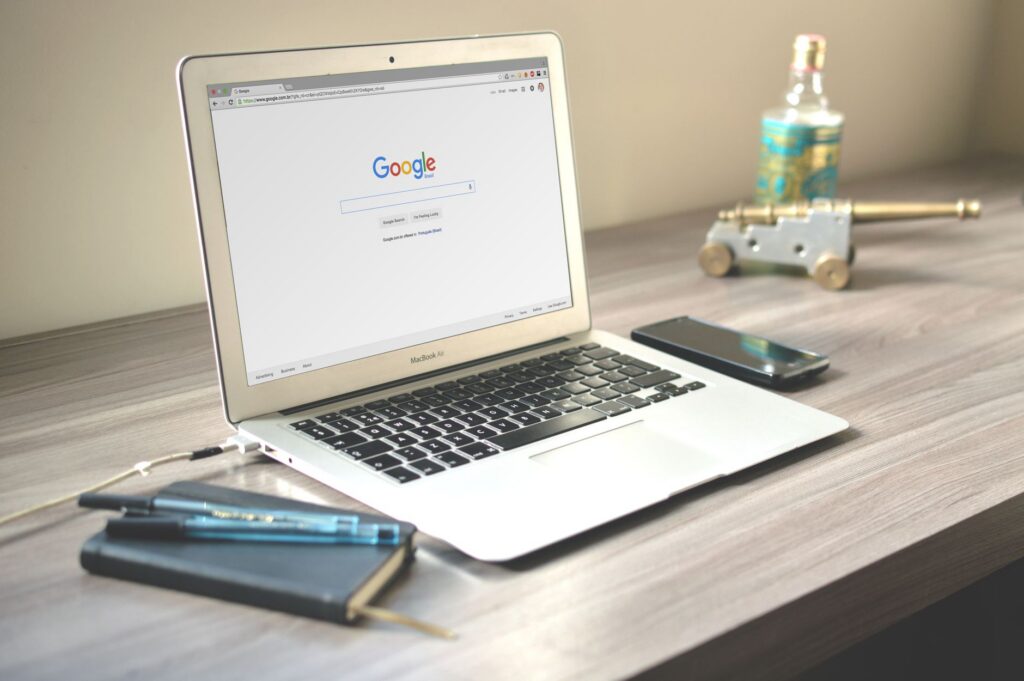Strony internetowe Rzeszów – jak wyróżnić firmę lokalną w Google?