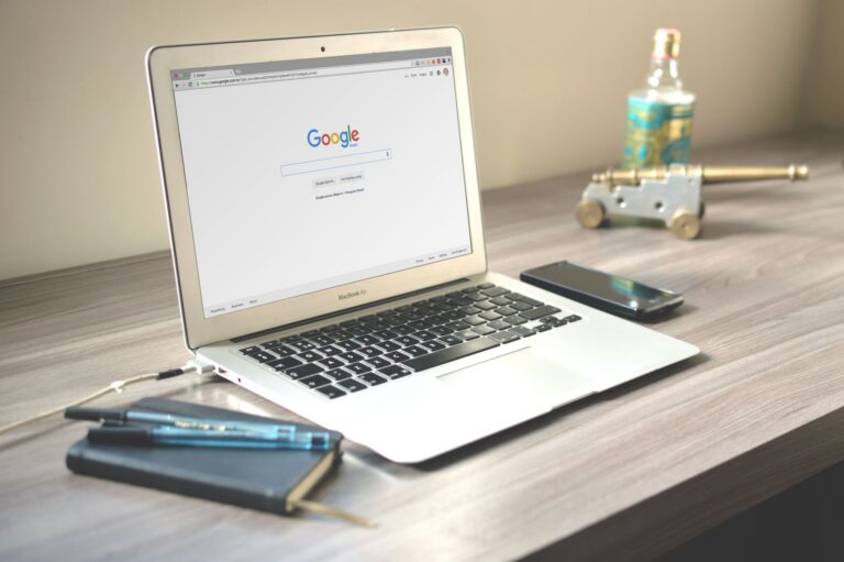 Strony internetowe Rzeszów – jak wyróżnić firmę lokalną w Google?