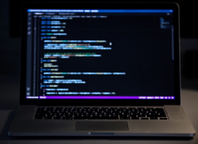 Biały ekran WordPress po wtyczce? Sprawdź, co zrobić zanim stracisz stronę i klientów
