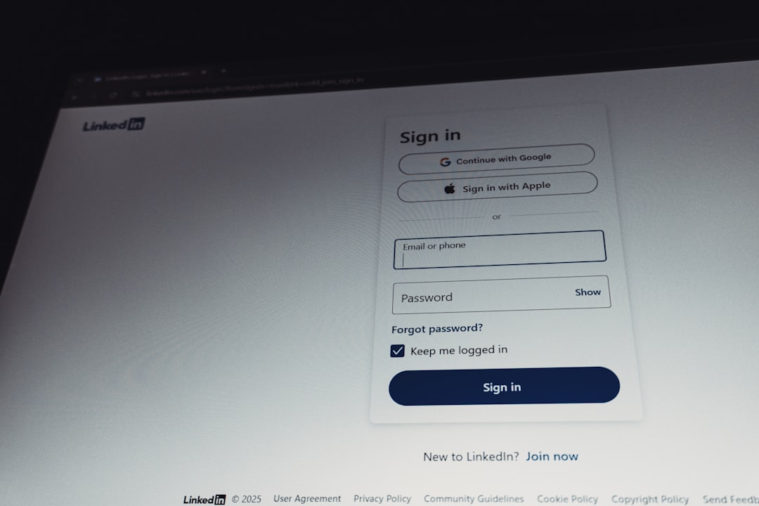 Formularz kontaktowy wpada do spamu? Sprawdź, co psuje wysyłkę i jak to naprawić