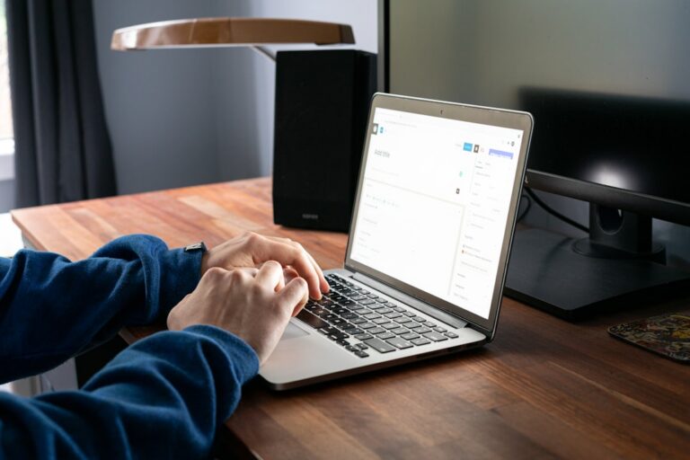 Freelancer WordPress - kiedy lepiej wybrać specjalistę niż agencję?