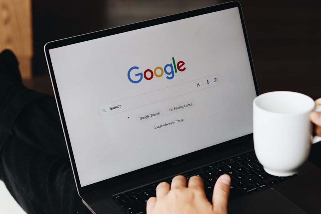Jak zaplanować strukturę strony usługowej pod lokalne SEO i leady?