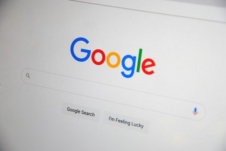 Strona usługowa pod SEO lokalne - jak połączyć miasto, branżę i intencję klienta?